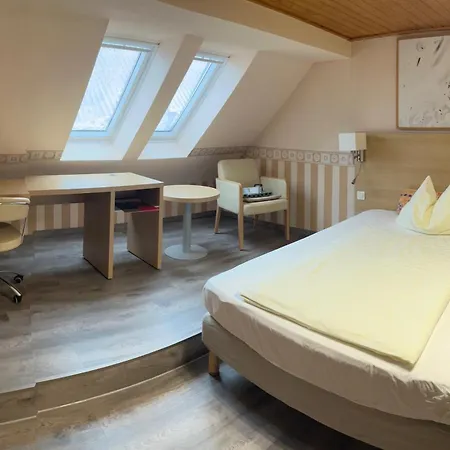 Altes Гостевой дом Leuna